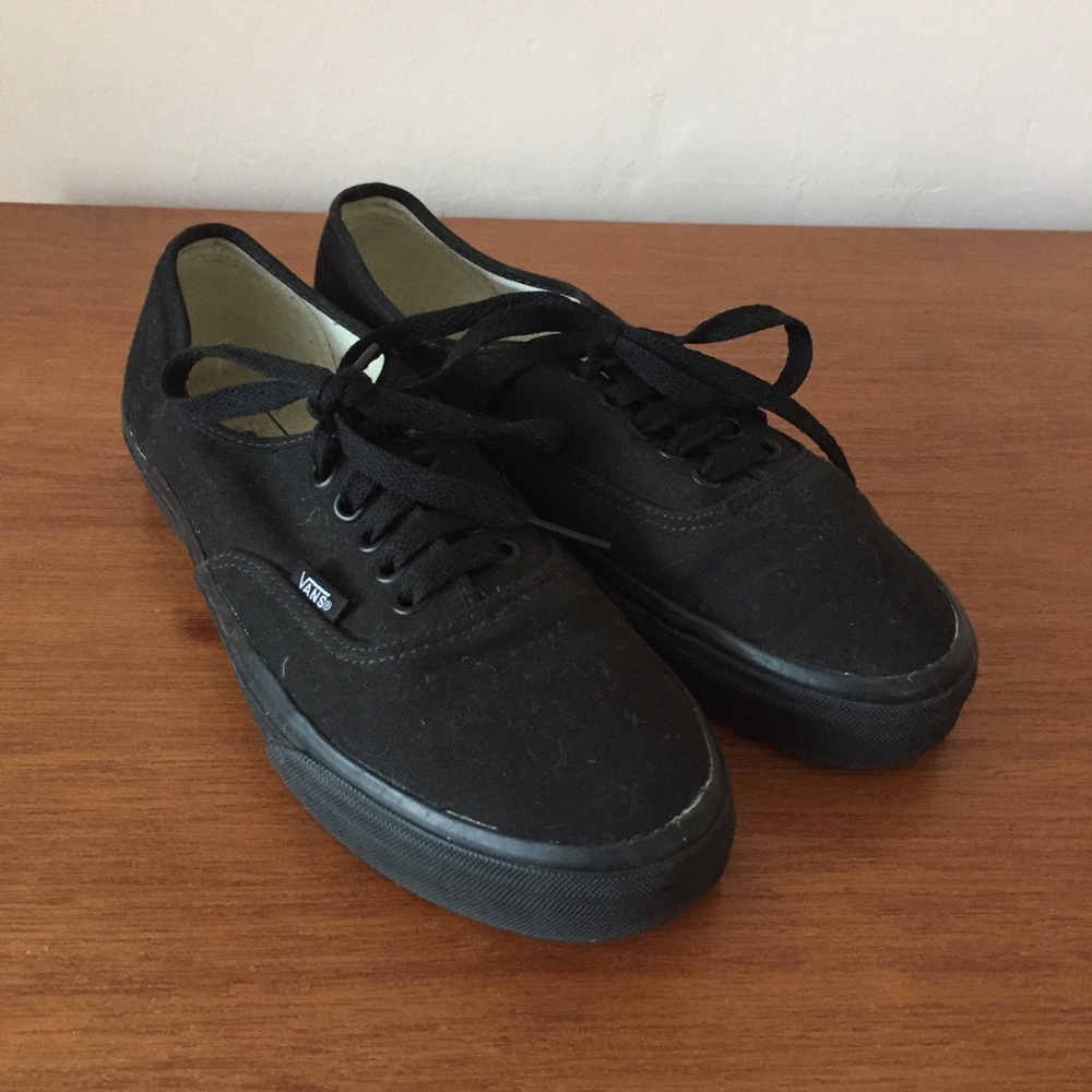 Vans classic black sneaker mens 7 womens 8.5